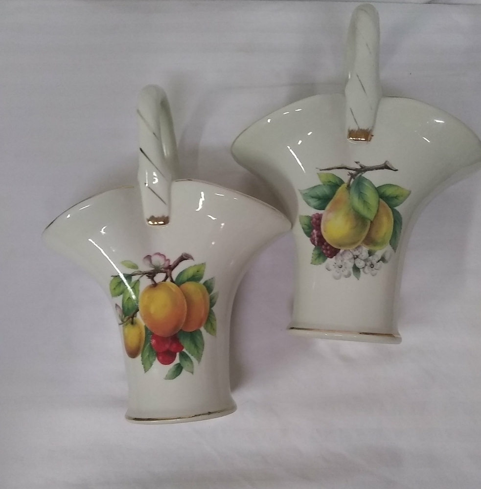 VINTAGE Vase/Basket Fruits Handled W/Gold Trim  Orange Porcelain  Madison & Max